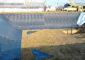 Tüzivíztározó szigetelés munka közben